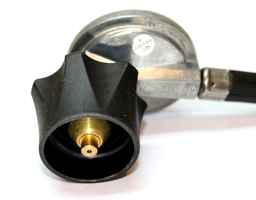 LPG QCC Gas Regulator with 1.5m Rubber Hose 1/4" Swivel Nut