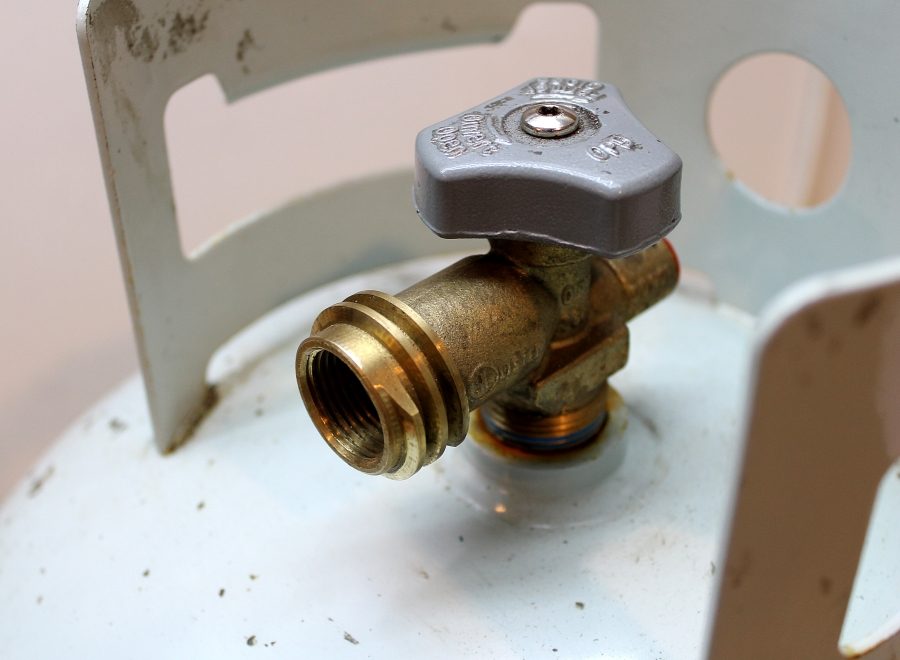 LPG QCC Gas Regulator with 1.5m Rubber Hose 1/4" Swivel Nut