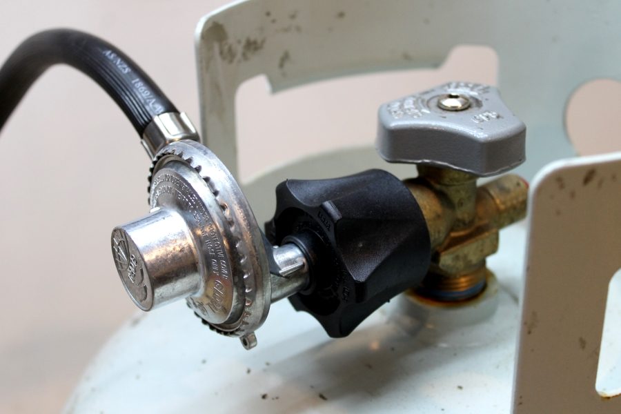 LPG QCC Gas Regulator with 1.5m Rubber Hose 1/4" Swivel Nut
