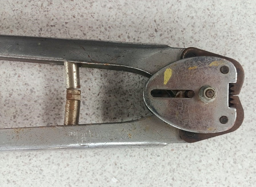 Steel Strapping sealing tool Heavy Duty 12-16 mm - USED