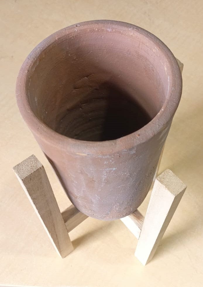 Local Kiwi Deals Farming and Forestry HANDMADE CLAY FLOWER POTS WITH WOOD STANDS (4 PACK)